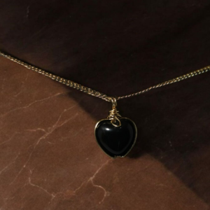 Corazón negro de cerámica