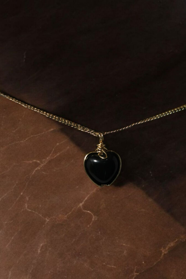 Corazón negro de cerámica