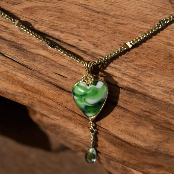 Corazón de Murano Perlado Verde y Cadena en Oro Laminado