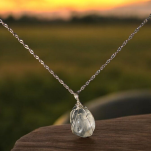 Cuarzo cristal en cadena de plata 9.25