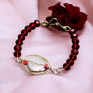 Pulsera Concha Nácar y Cristal Rojo