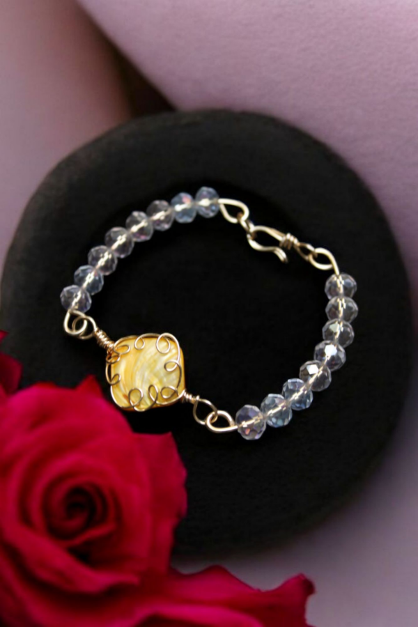 Pulsera Concha Nácar y Cristal Blanco