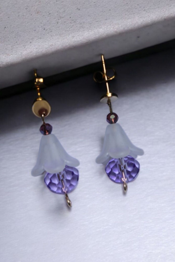 Aretes flor blanca